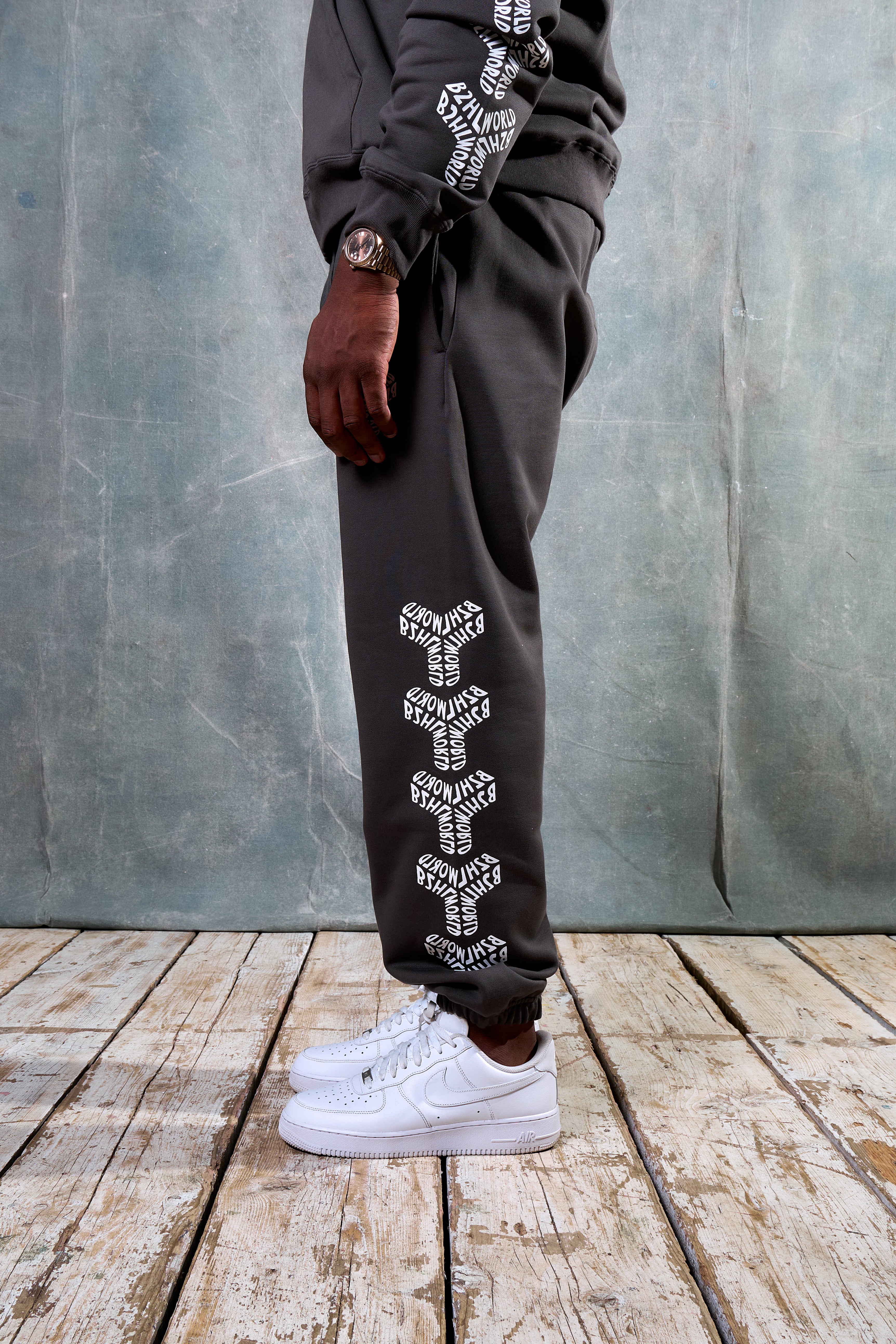 【新品未使用】Bluelea Sideslit sweatpants Black mnml] Contrast Bootcut Sweatpants Black (S～XLサイズ) - DOPE